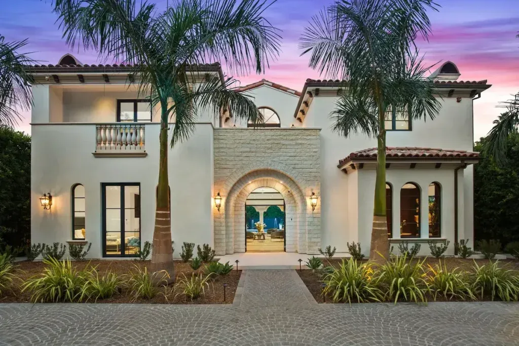 Alpine Mansion outdoor photo at dusk