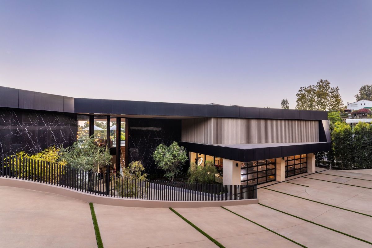 Chalon  Modern Mansion