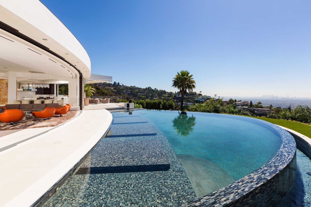 Hillcrest Mansion in Beverly Hills Pool View